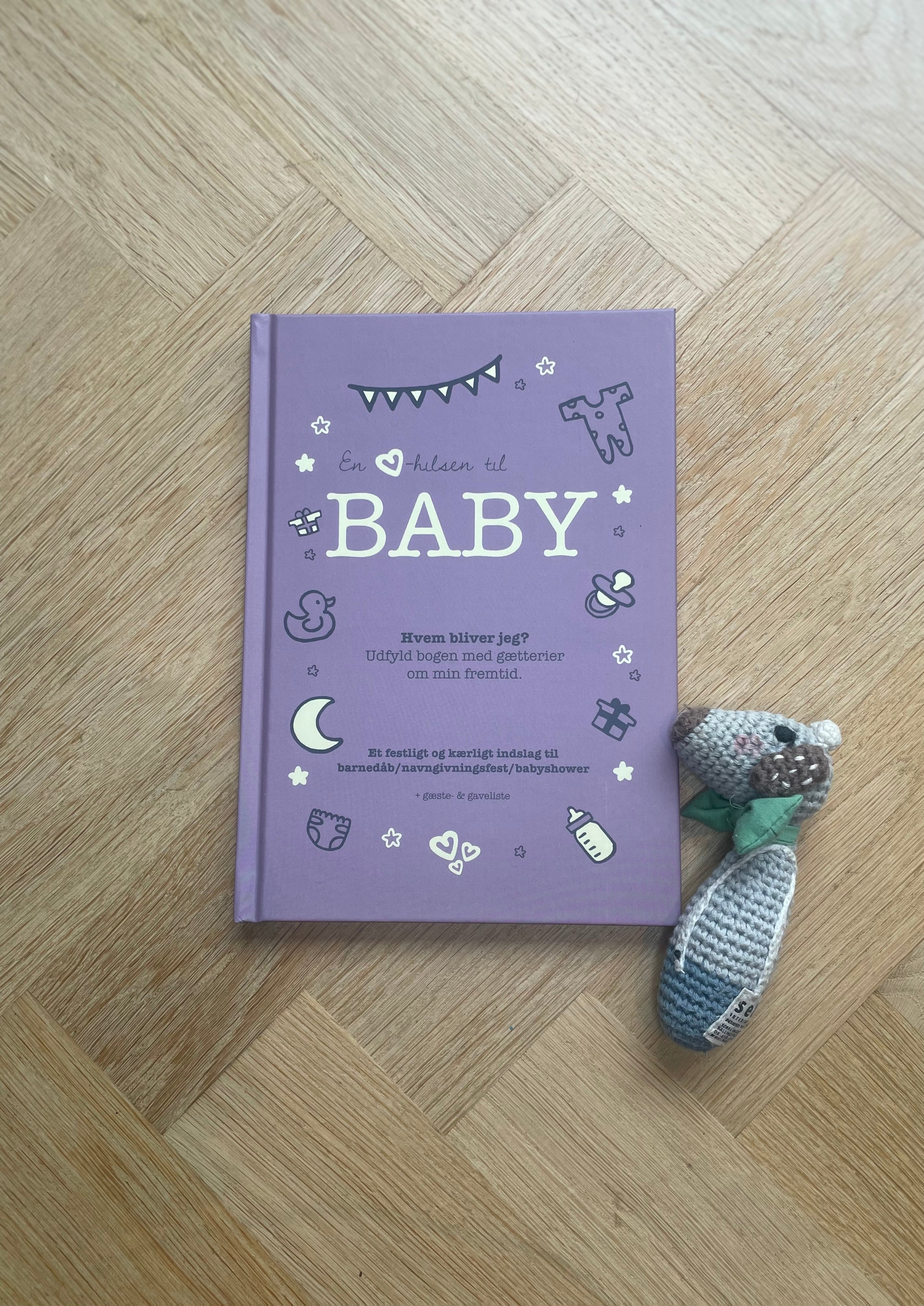 Babybog Hjertelig Hilsen Til Baby Lilla - Falkogbille Babybøger  - 9788797461778
